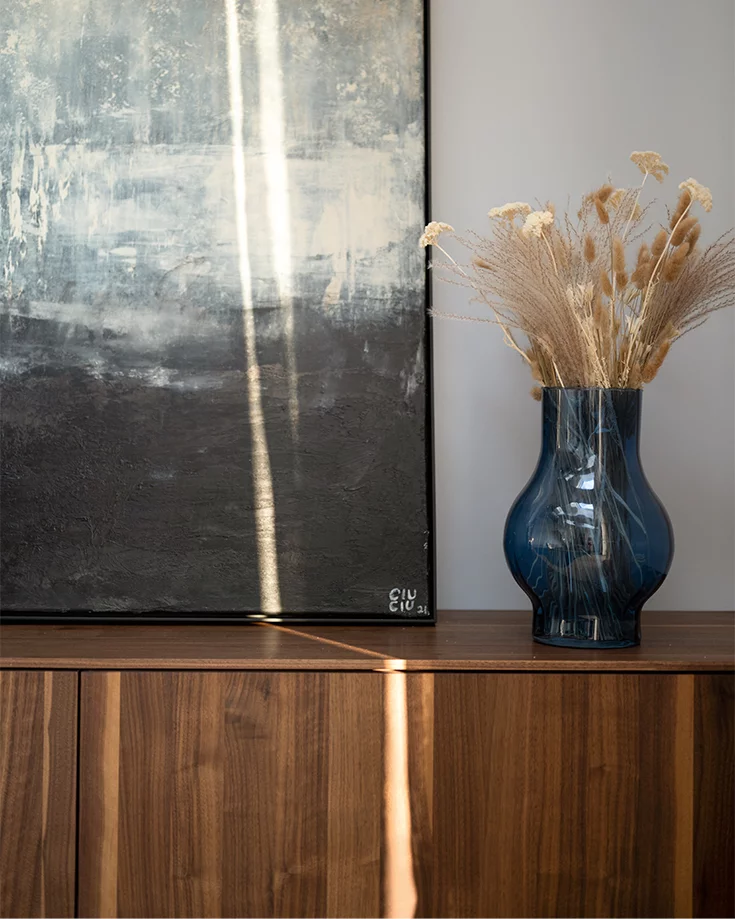 Wohnwand filigno aus Nussbaum massiv, Detailbild Design Wohnwand filigno aus Massivholz Nussbaum, Detailbild