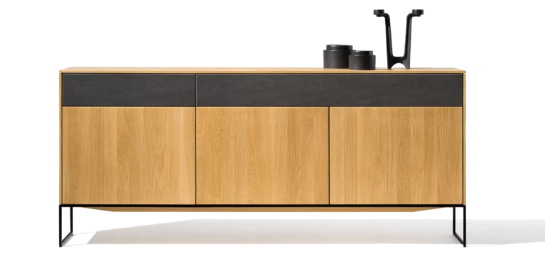 filigno Anrichte in Eiche und Keramikfront moderne filigno Anrichte in Eiche und Keramikfront mit Metallrahmengestell