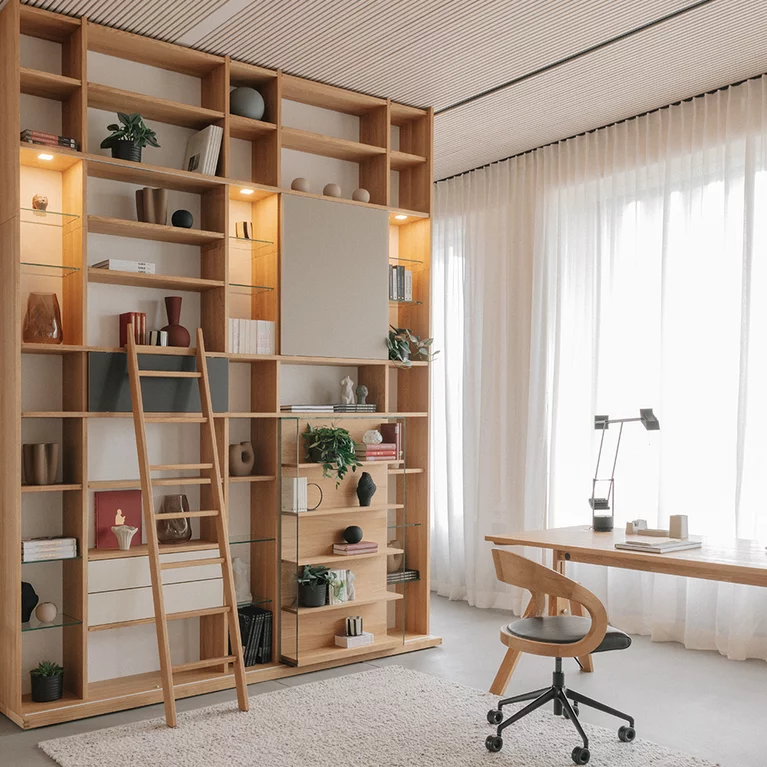 cubus Regal in Eiche Weißöl mit verschiedenen Frontvarianten stylisches cubus Massivholz Regal in Eiche Weißöl mit verschiedenen Frontvarianten und Spots