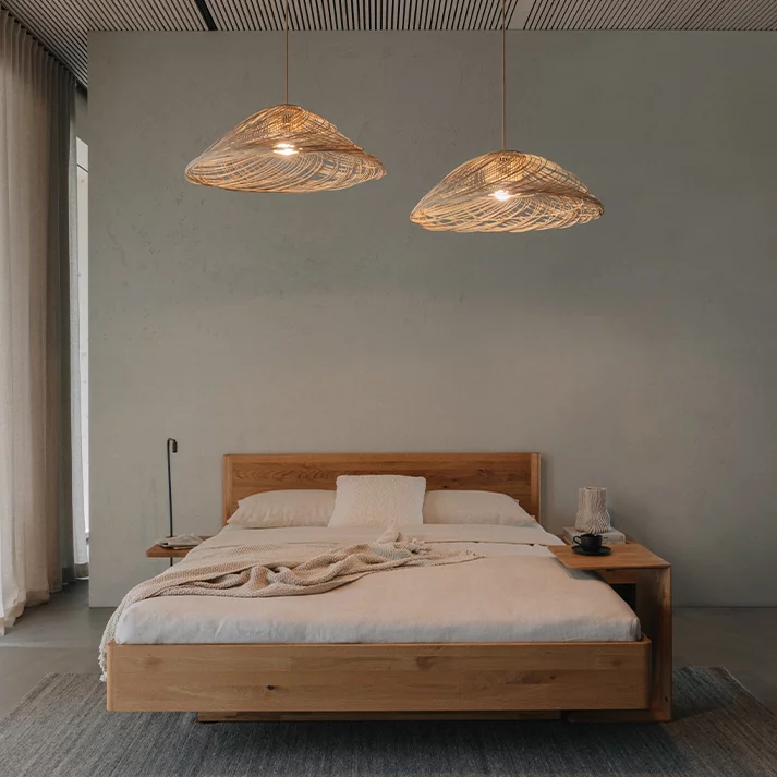 times Bett in Eiche Wild massiv mit dem clip Beistelltisch