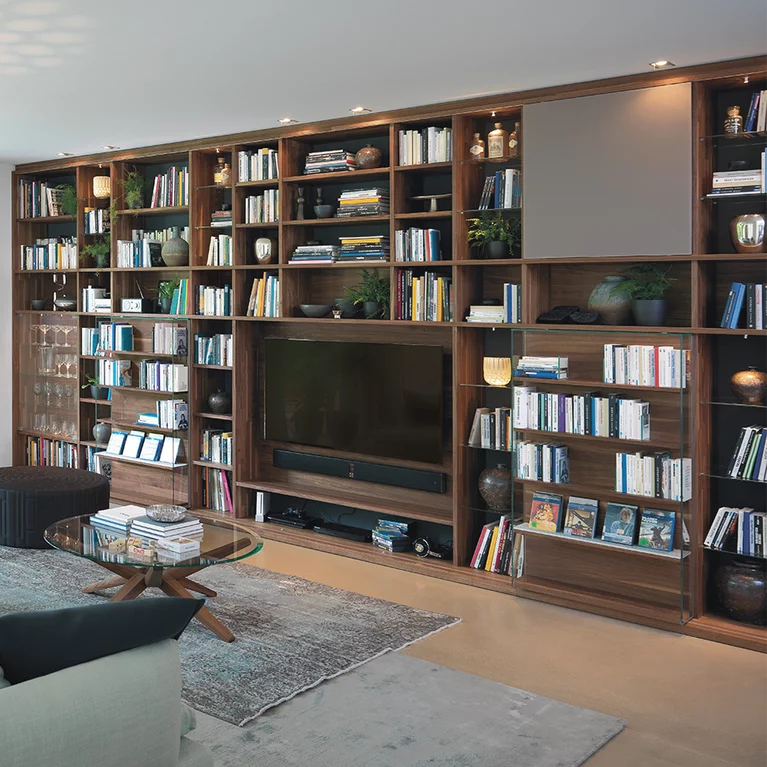 cubus Wandregal mit dem stern Couchtisch aus Nussbaum massiv elegantes cubus Wandregal mit Drehtüren und stern Couchtisch aus Nussbaum massiv